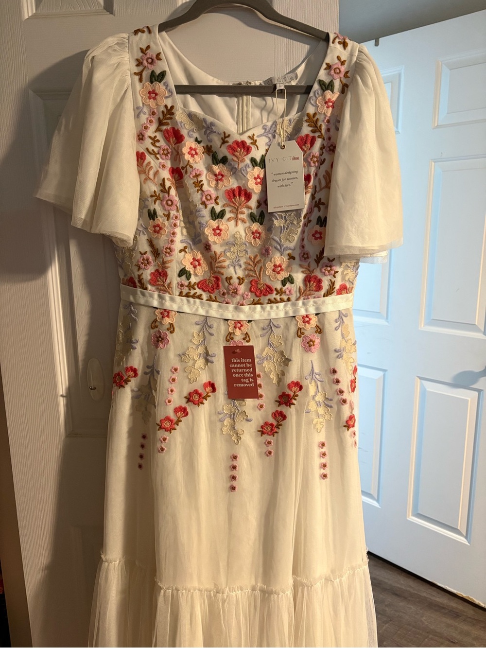 NWT Ivy City Co Floral Mesh Embroidered Maxi Dress - Picture 5 of 8